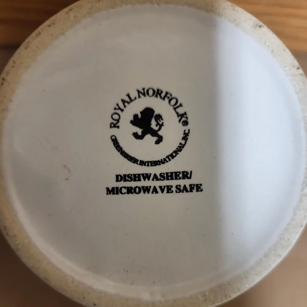 Vintage Christmas Mug - Picture 6 of 6